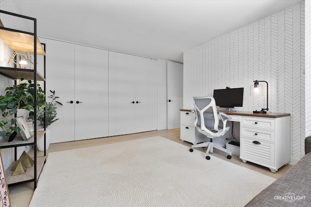 1410 N State Pkwy Unit 5B, Chicago, IL 60610 - home office with wallpapered walls