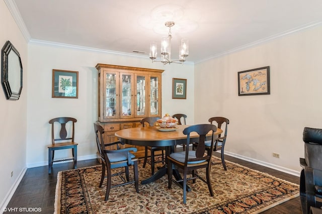 90 E Franklin Pl Unit 106, Lake Forest, IL 60045 - dining area featuring a chandelier and ornamental molding