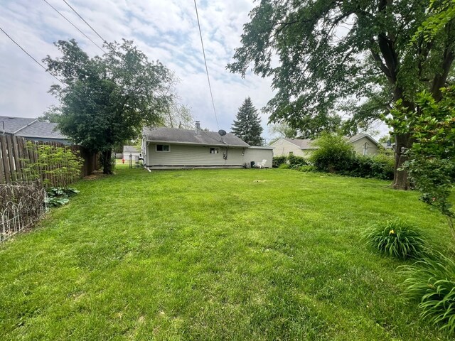 1313 Loral Ave, Joliet, IL 60435 - view of yard