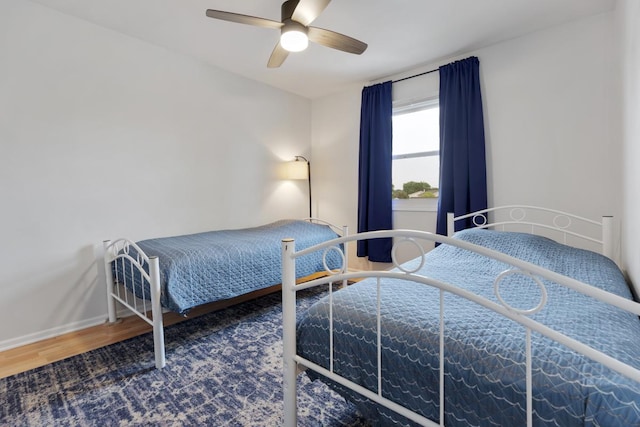 1669 W Bayside Ct, Hoffman Estates, IL 60192 - bedroom with wood finished floors and a ceiling fan