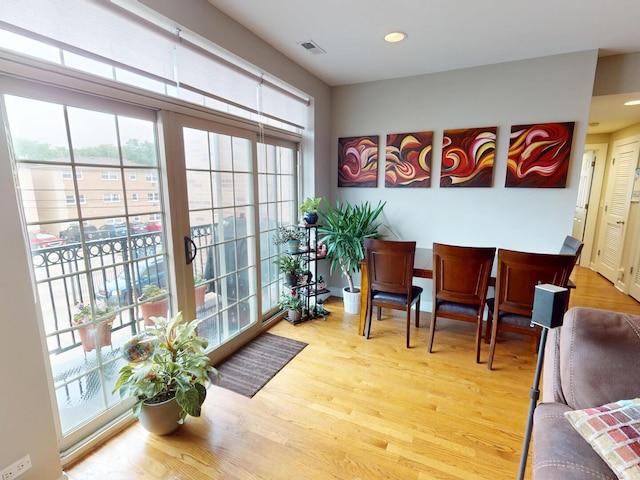 4968 N Milwaukee Ave Unit 2W, Chicago, IL 60630 - community lobby with recessed lighting