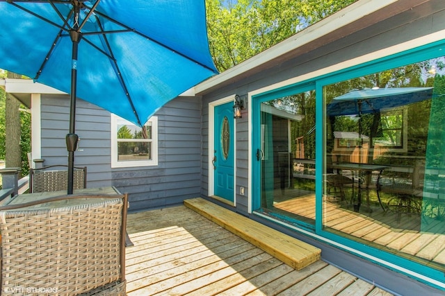 30 Aspen Ln, Wilmington, IL 60481 - wooden deck with outdoor dining space
