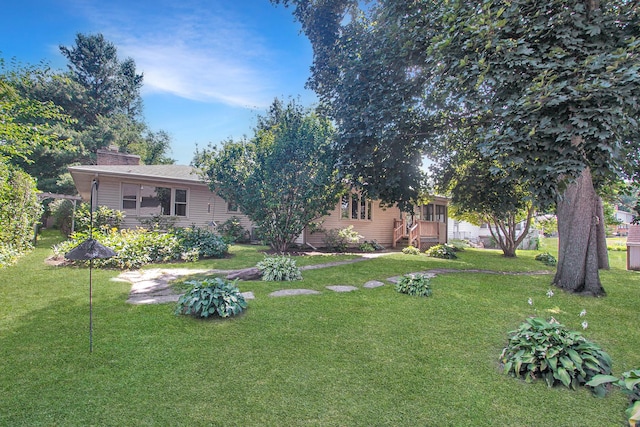2114 Country Knoll Ln, Elgin, IL 60123 - view of grassy yard