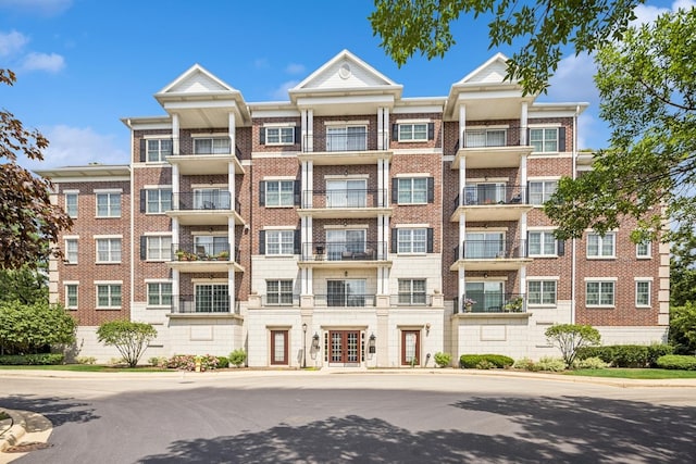 400 Mcdaniels Cir Unit 303, Clarendon Hills, IL 60514 - view of property