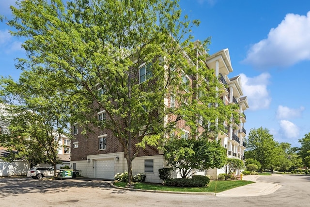 400 Mcdaniels Cir Unit 303, Clarendon Hills, IL 60514 - view of building exterior