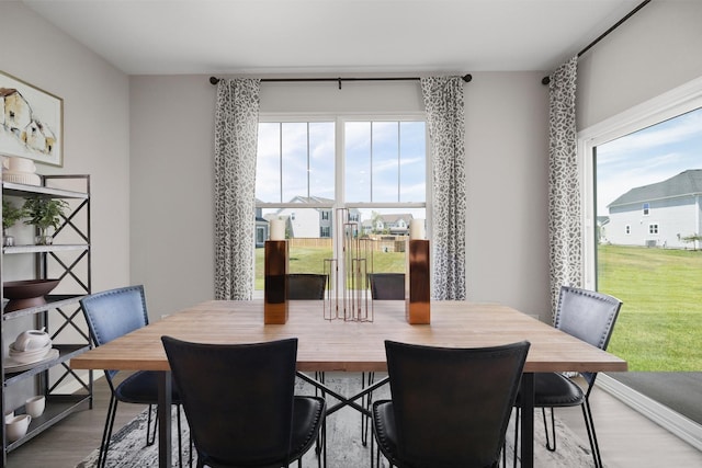 614 Lismore Cir, Elgin, IL 60124 - dining area featuring wood finished floors and baseboards