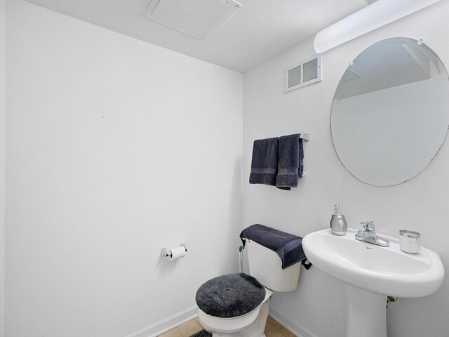 365 Lakewood Blvd, Park Forest, IL 60466 - bathroom with baseboards and tile patterned flooring