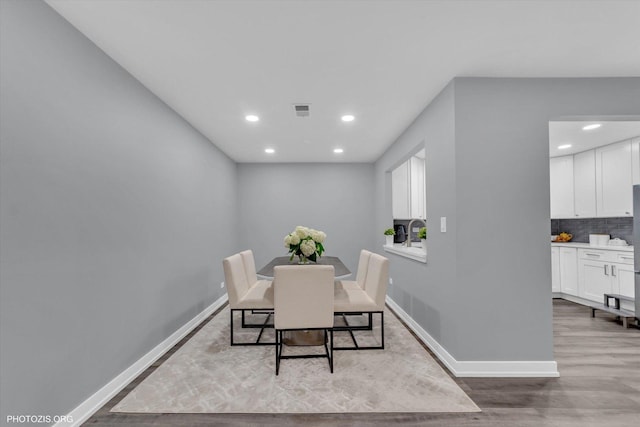 2600 Brookwood Way Dr Unit 111A, Rolling Meadows, IL 60008 - dining area with wood finished floors and recessed lighting