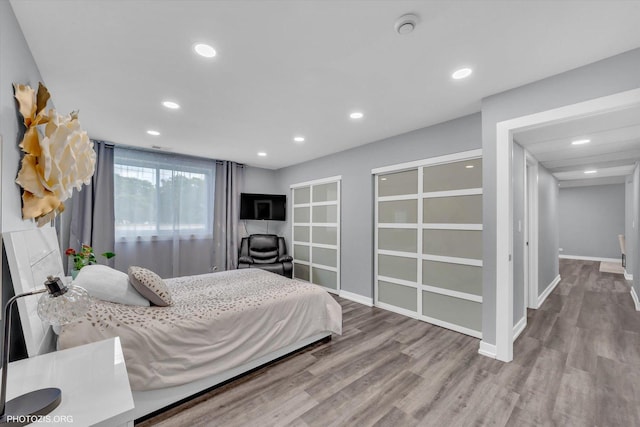 2600 Brookwood Way Dr Unit 111A, Rolling Meadows, IL 60008 - bedroom with wood finished floors and recessed lighting