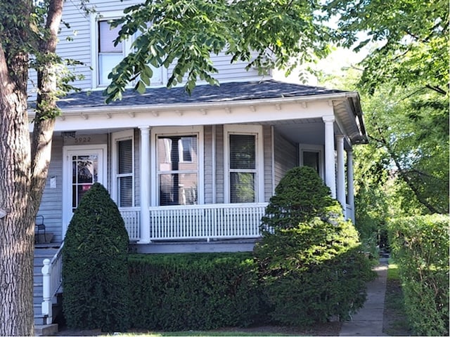5922 W Dakin St, Chicago, IL 60634 - bungalow featuring covered porch