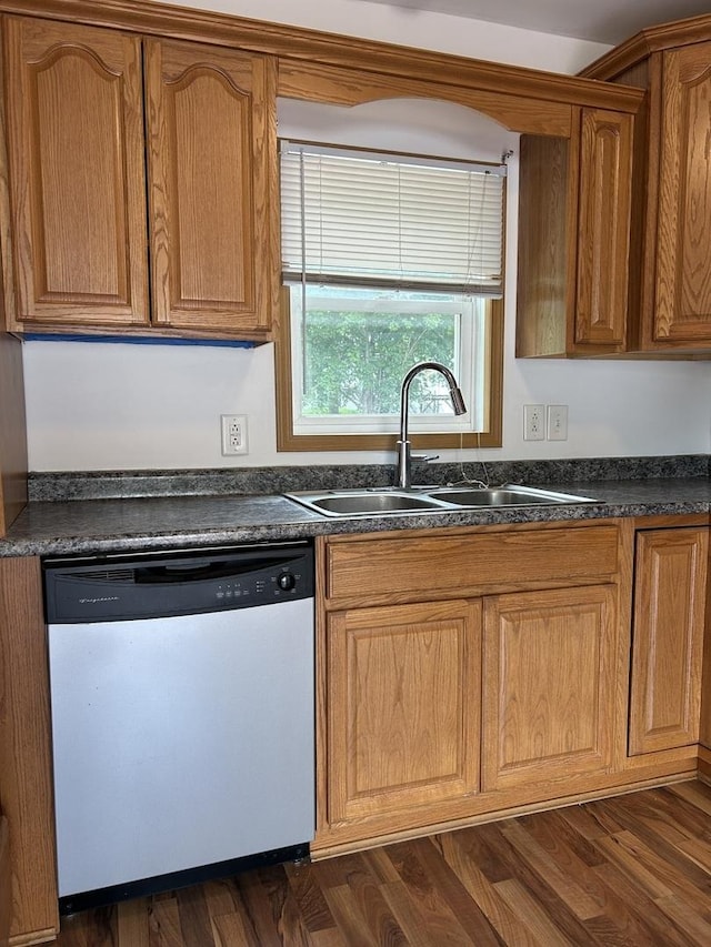 704 Chicago St, Mendota, IL 61342 - photo 8