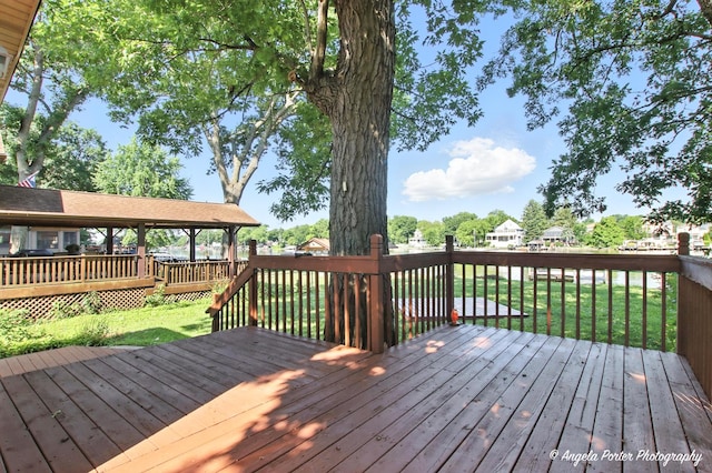 1803 N Woodlawn Park Ave, Mchenry, IL 60051 - deck featuring a yard