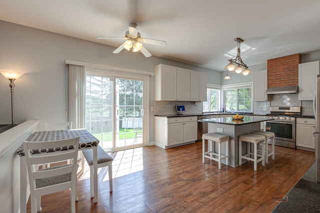 824 Tylerton Cir, Grayslake, IL 60030 - photo 10