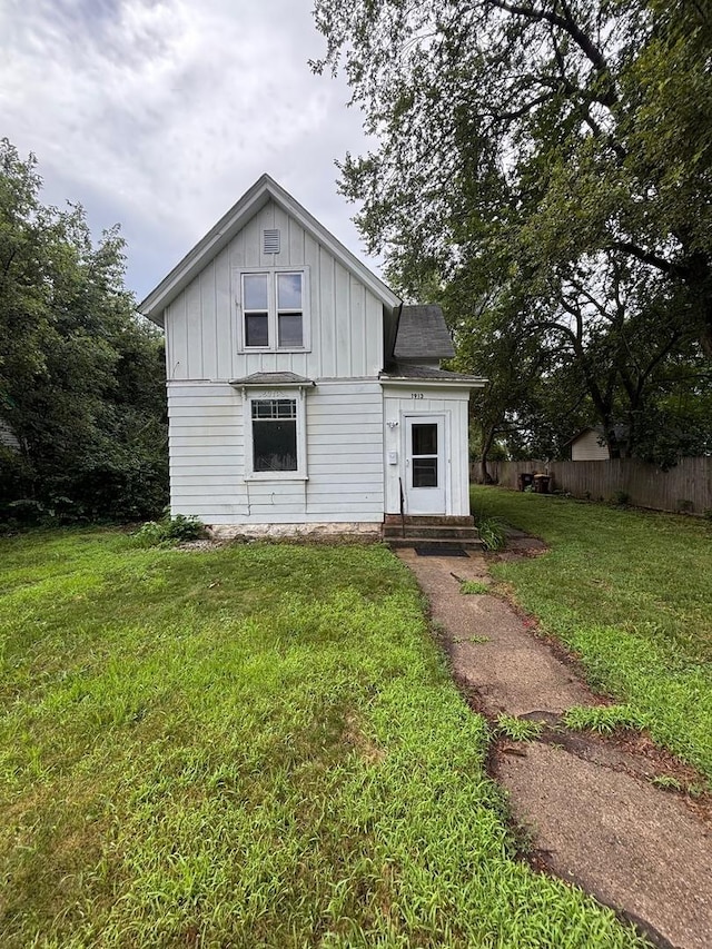 1913 18th Ave, Rockford, IL 61104 - photo 1