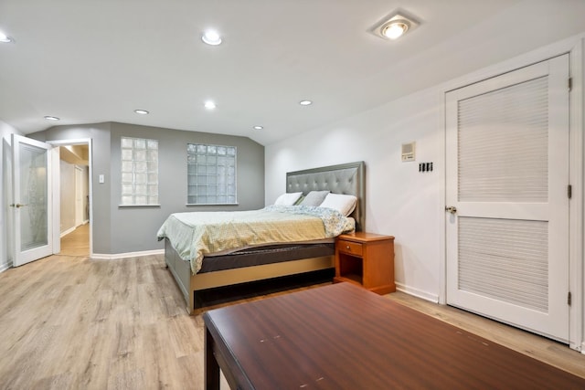 5932 W 75th Pl, Burbank, IL 60459 - bedroom featuring light wood finished floors, vaulted ceiling, and recessed lighting
