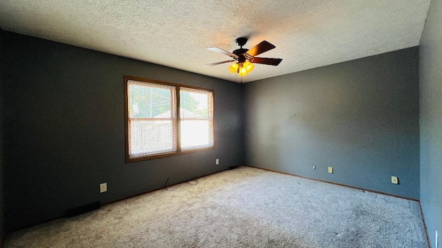 113 E Seminole St, Dwight, IL 60420 - carpeted spare room featuring ceiling fan and a textured ceiling