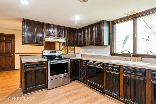 65 Old Post Rd, Montgomery, IL 60538 - spare room featuring light carpet and a chandelier