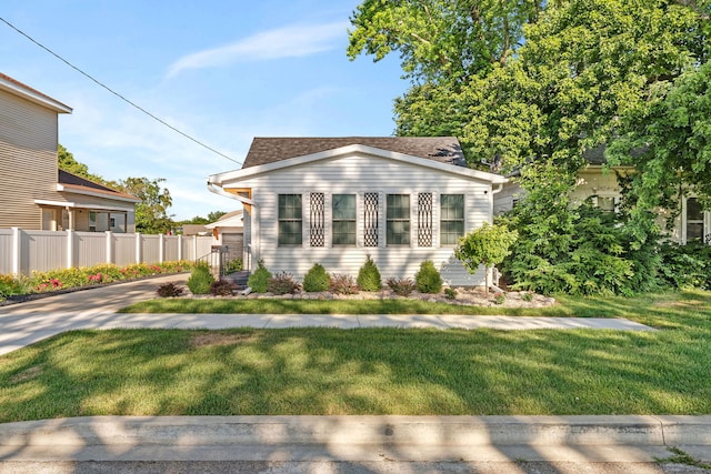 504 N Jefferson St, Streator, IL 61364 - photo 2