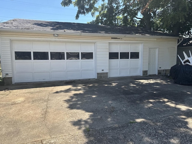 600 W White St, Clinton, IL 61727 - view of detached garage