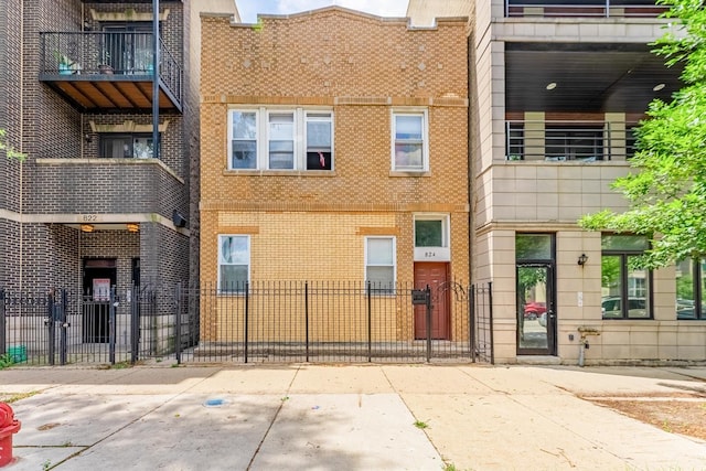 824 N California Ave, Chicago, IL 60622 - photo 1