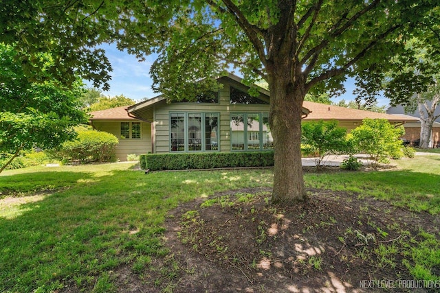 2050 Alschuler Dr, Aurora, IL 60506 - view of front of property with a front yard