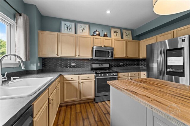 6910 Zachary Dr, Carpentersville, IL 60110 - photo 10