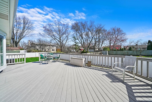 905 W Palm Dr, Mount Prospect, IL 60056 - deck with a fenced backyard