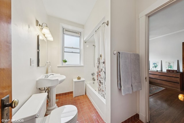 5308 N Glenwood Ave Unit 3N, Chicago, IL 60640 - full bathroom with toilet and shower / bath combo
