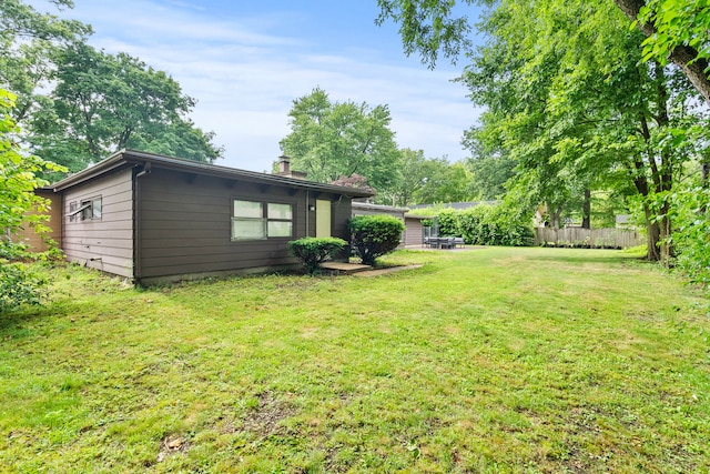 330 S Rosedale Ave, Aurora, IL 60506 - view of yard