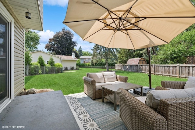 1426 E Kenilworth Ave, Palatine, IL 60074 - fenced backyard with outdoor lounge area and a patio