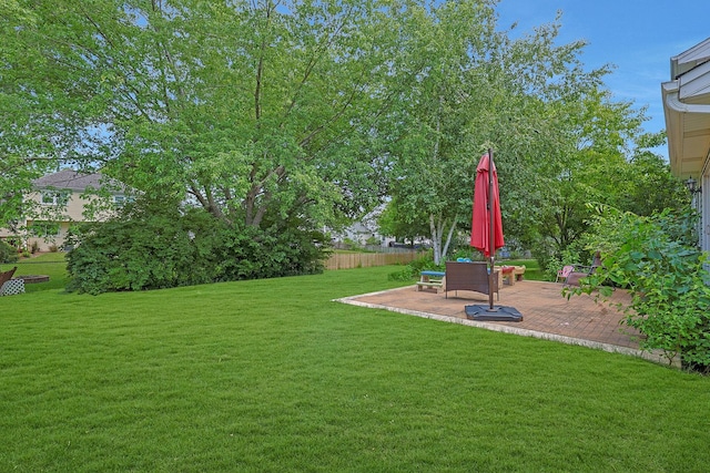710 Cimarron Dr, Cary, IL 60013 - view of grassy yard with a patio area