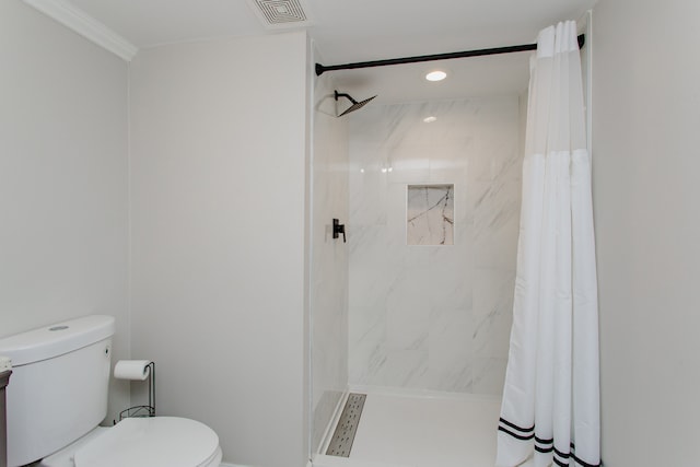 5246 N Mason Ave, Chicago, IL 60630 - bathroom featuring a stall shower and recessed lighting