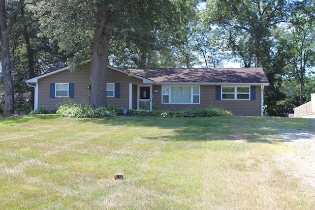 309 Bass St, Wilmington, IL 60481 - single story home featuring a front yard