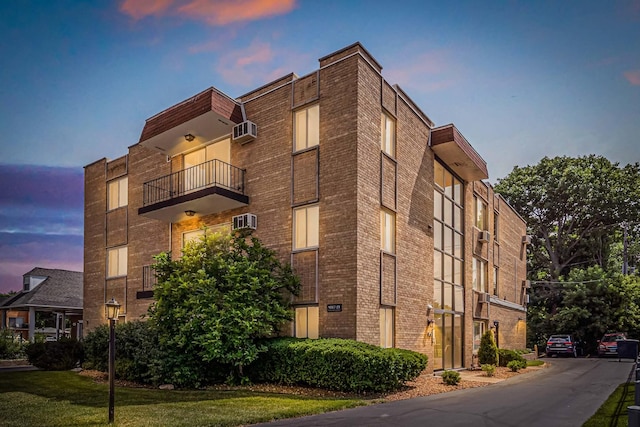 9819 S Cicero Ave Unit 6, Oak Lawn, IL 60453 - view of building exterior