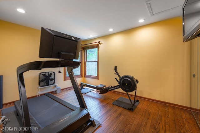 530 Sunnyside Ave, Gurnee, IL 60031 - workout area featuring hardwood / wood-style flooring and recessed lighting