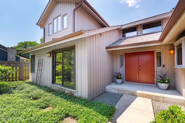 530 Sunnyside Ave, Gurnee, IL 60031 - doorway to property with board and batten siding