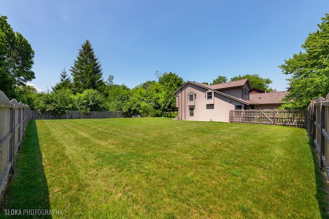 530 Sunnyside Ave, Gurnee, IL 60031 - view of fenced backyard