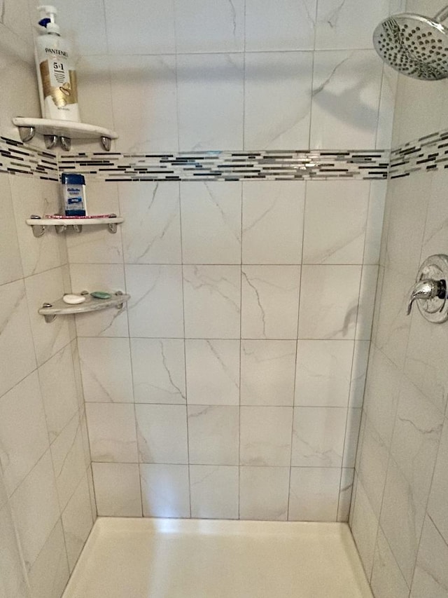 543 Norman Rd Unit 543, Bolingbrook, IL 60440 - full bathroom featuring a tile shower