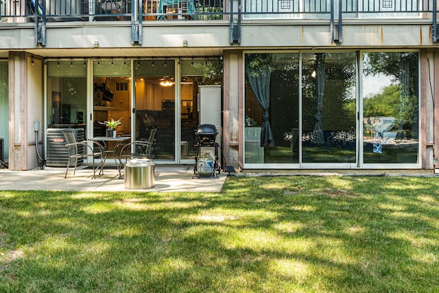 1811 Four Lakes Ave Unit 1H, Lisle, IL 60532 - property entrance with a balcony, a patio, and a lawn