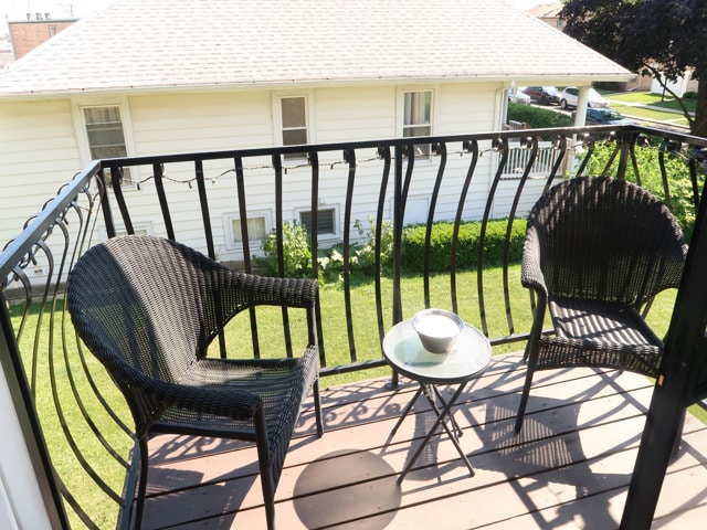 2545 N 72nd Ct Unit 4, Elmwood Park, IL 60707 - view of balcony