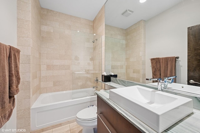 3255 N Paulina St Unit 4A, Chicago, IL 60657 - full bathroom featuring vanity and washtub / shower combination