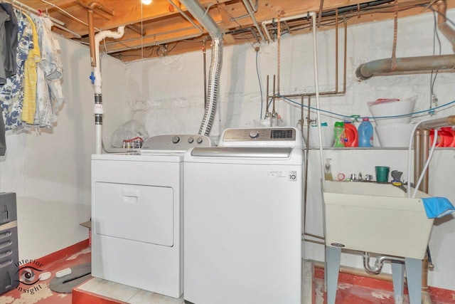 7117 W 82nd Pl, Burbank, IL 60459 - washroom with washing machine and dryer