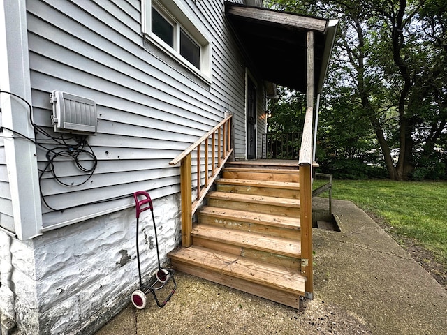 10007 S Hoxie Ave, Chicago, IL 60617 - view of wooden deck