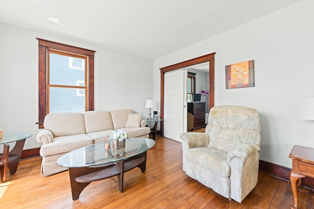 637/639 E Wilson St, Batavia, IL 60510 - living room featuring light wood finished floors and baseboards