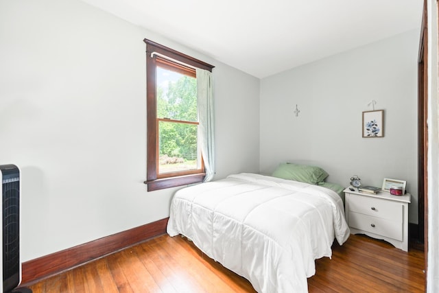 637/639 E Wilson St, Batavia, IL 60510 - bedroom with hardwood / wood-style floors and baseboards