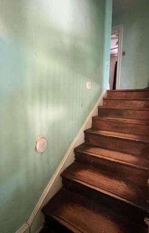 3651 W 64th Pl, Chicago, IL 60629 - view of staircase