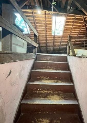 3651 W 64th Pl, Chicago, IL 60629 - view of stairs