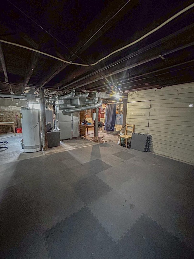 997 S Evergreen Ave, Kankakee, IL 60901 - unfinished basement with water heater