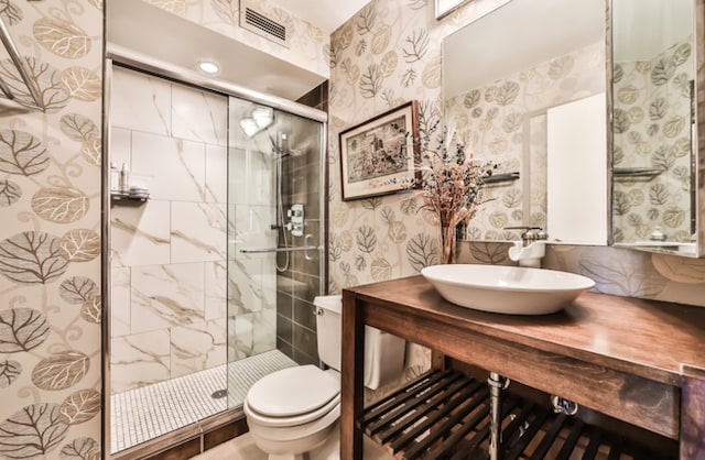 2100 N Lincoln Park W Unit 4Dn, Chicago, IL 60614 - bathroom featuring wallpapered walls and a shower stall