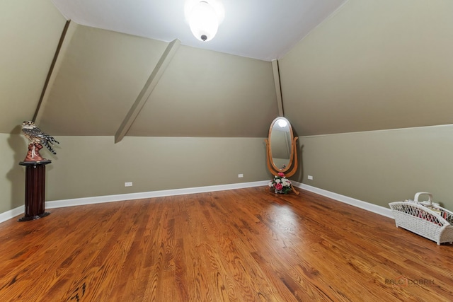 1130 Gavin Ct, Lake Forest, IL 60045 - bonus room with vaulted ceiling and wood finished floors